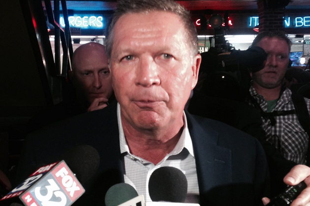 Ohio Gov. John Kasich, a Republican presidential candidate, speaks to reporters in Chicago. (Illinois Radio Network/John Gregory)