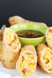 bacon-mac-cheese-egg-rolls-missinthekitchen